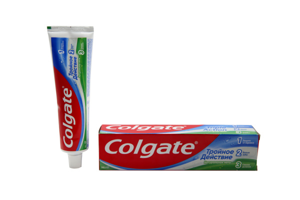 Зубная паста Colgate Тройное действие 100мл натуральная мята /040241/