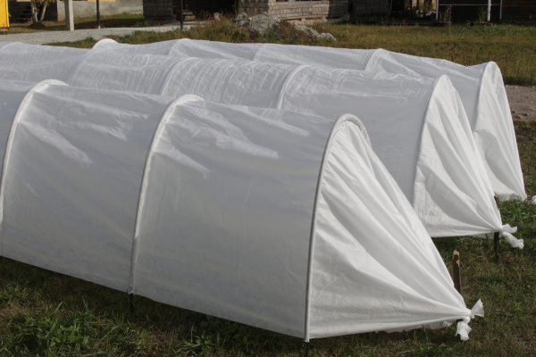 Парник "Садовод Премиум" 8,5м h-2м/60гм колышки, клипсы, до -10°C