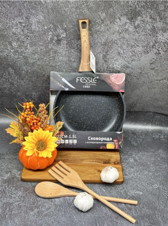 Сковорода d-22см антипригарное покрытие Fessle /13582/ (У-6)