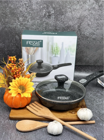 Сковорода d-24см с крышкой, антипригарное покрытие Fessle /13844/ (У-10)